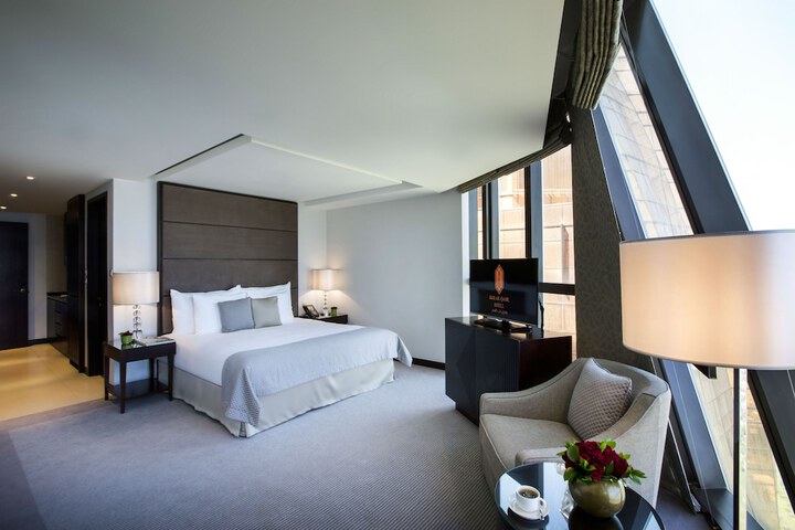 Room 10 of 53