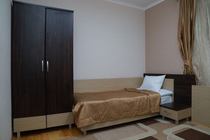 Room 4 of 21