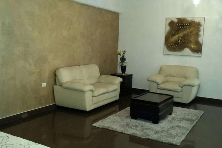 Room 27 of 39