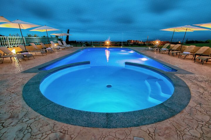 Pool 41 of 118
