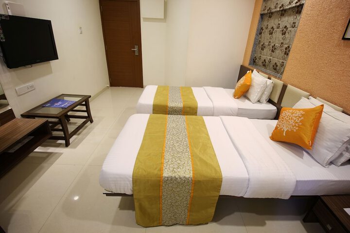 Room 13 of 36