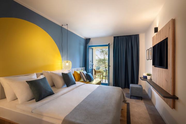 Room 10 of 50