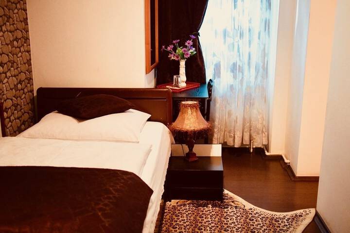Room 6 of 23