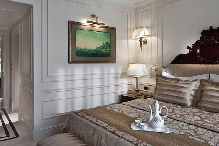 Room 15 of 186