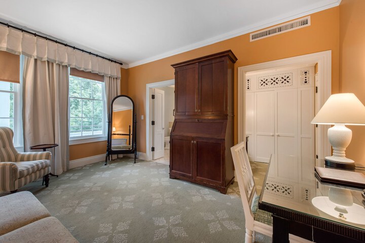 Room 74 of 186