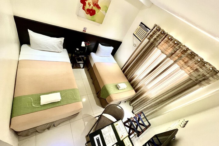 Room 19 of 40