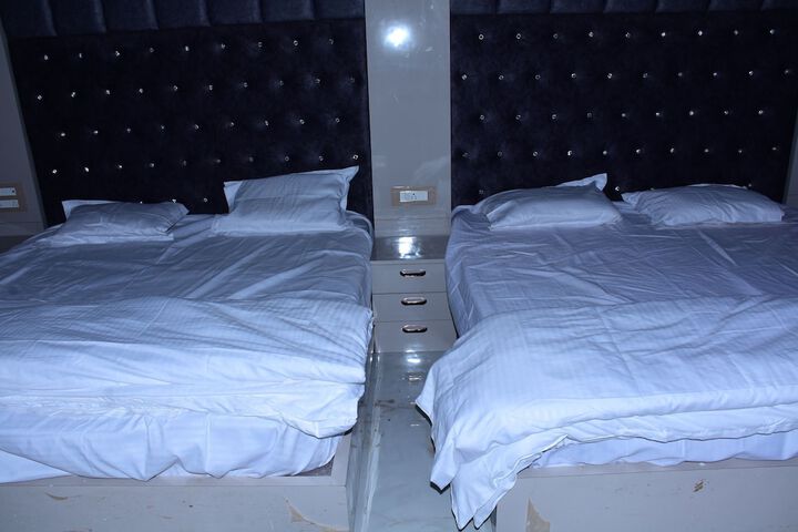 Room 7 of 28