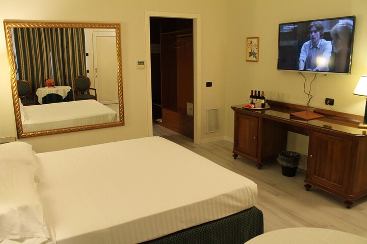 Room 17 of 110