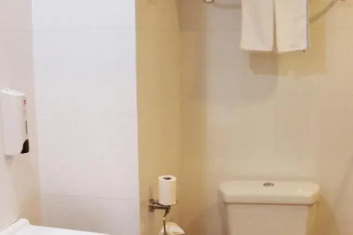 Room 9 of 22