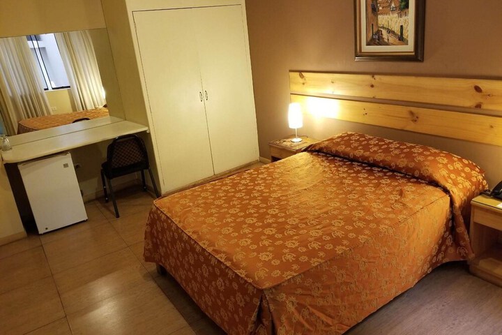 Room 10 of 43