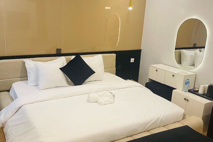 Room 14 of 35