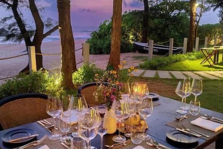 Dining 44 of 49