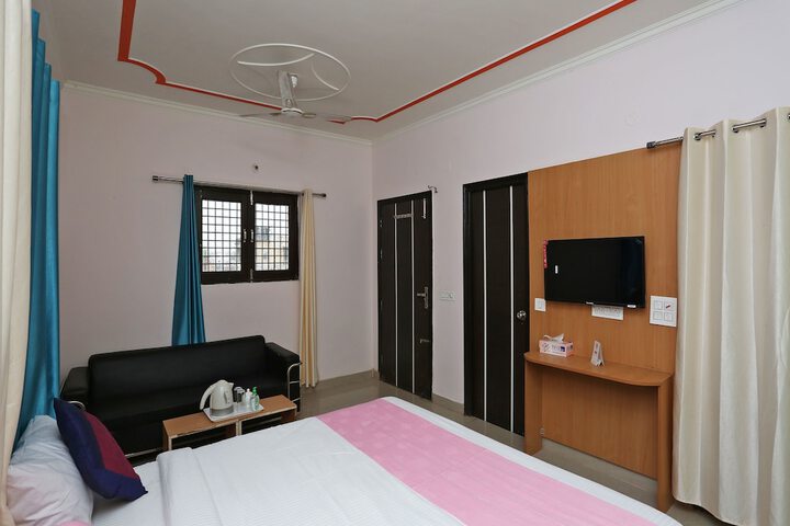 Room 15 of 36
