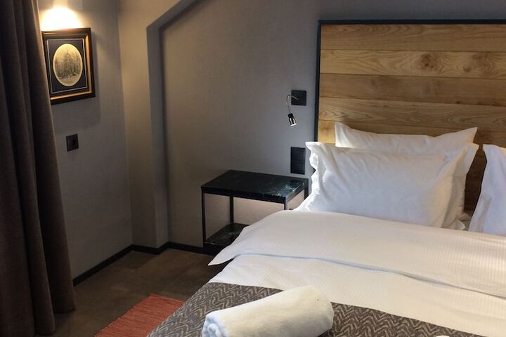 Room 5 of 70