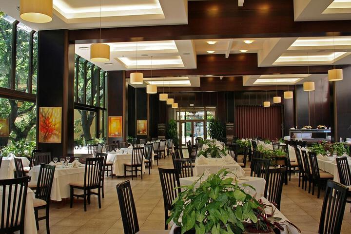 Dining 52 of 133