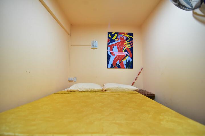 Room 6 of 15