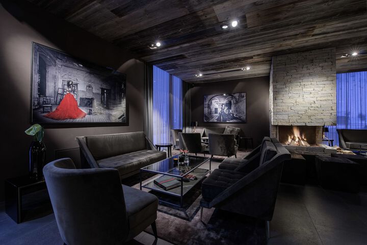 Lounge 116 of 126
