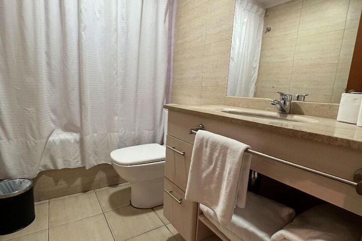 Room 20 of 28