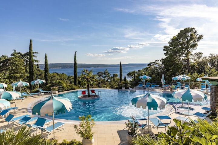 Pool Hotel