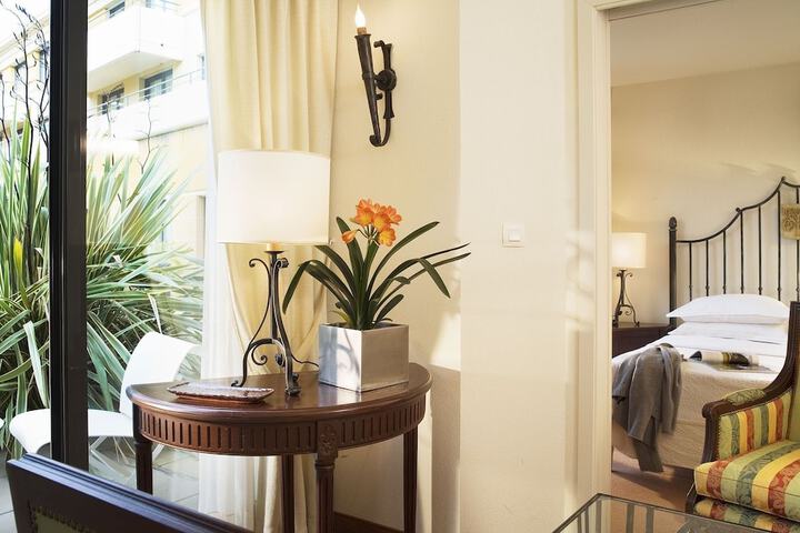 Room 4 of 39