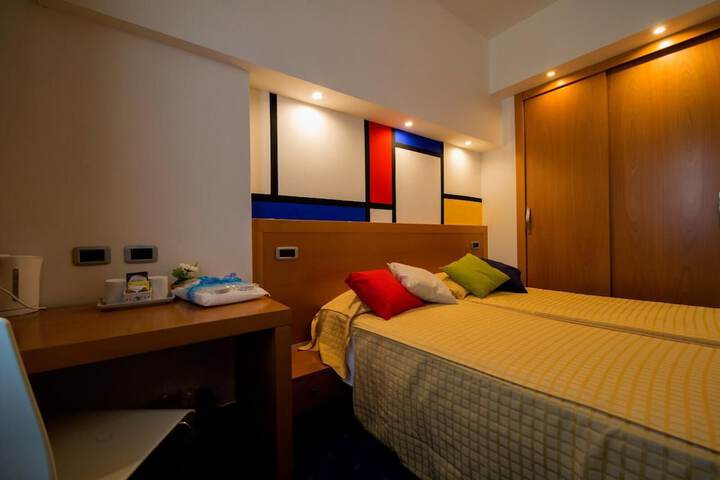 Room 19 of 68