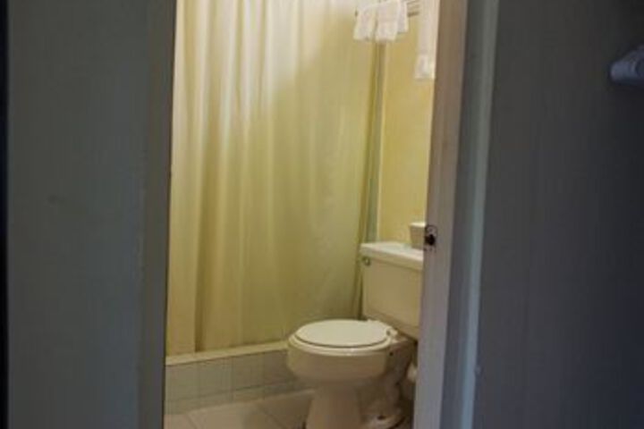 Room 2 of 40
