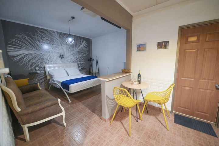 Room 12 of 73