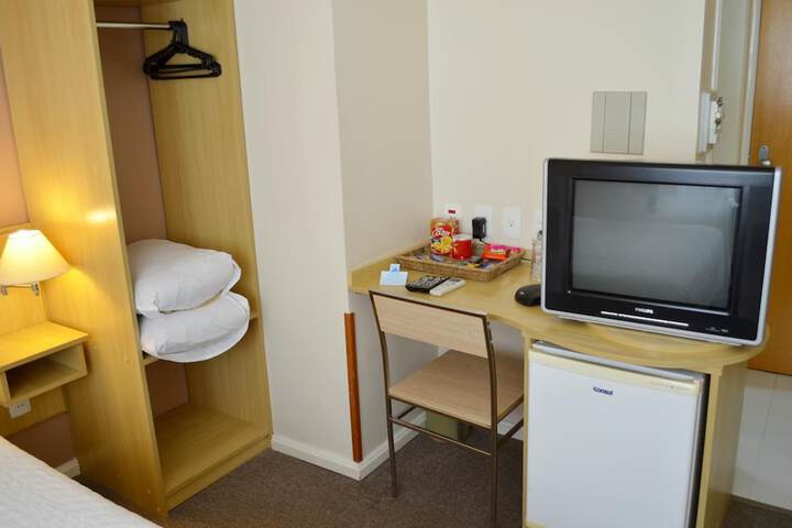 Room 13 of 46