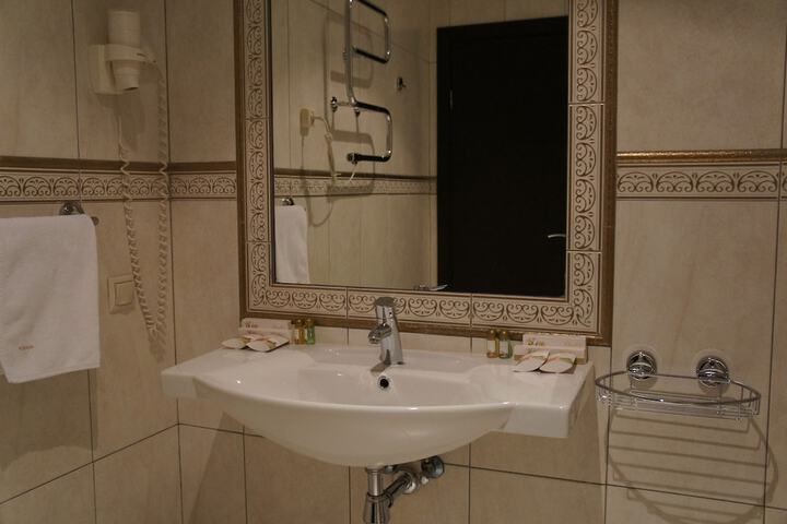 Room 45 of 65