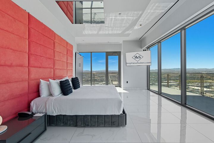 Room 43 of 484