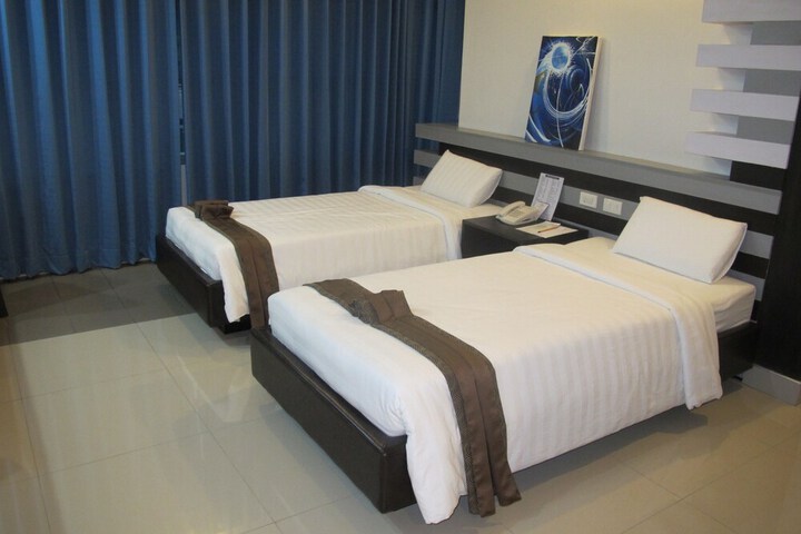 Room 10 of 39
