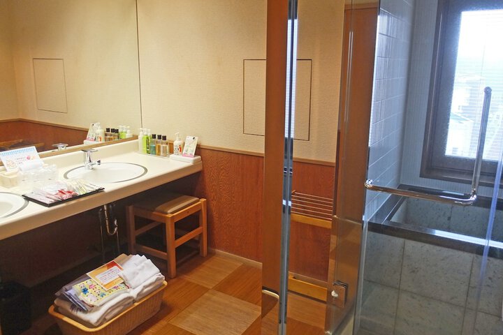 Room 35 of 65