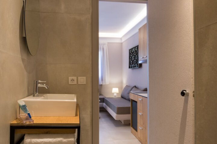 Room 72 of 108