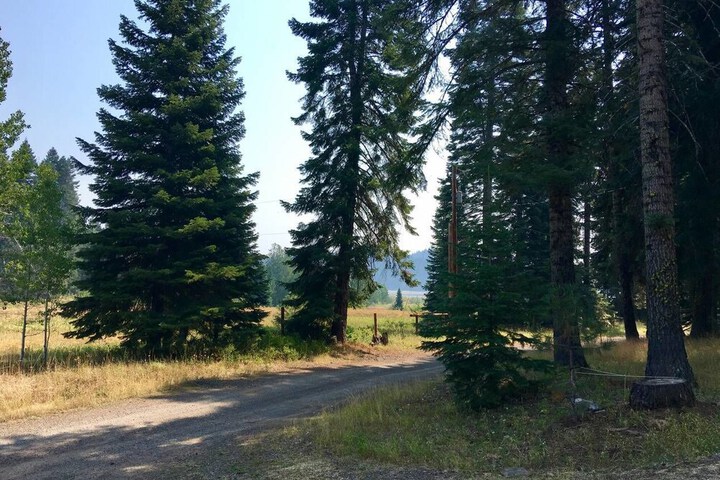 Property Grounds 20 of 27