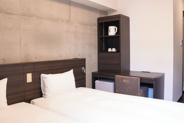 Room 25 of 83