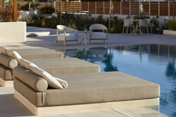 Sundeck 117 of 122