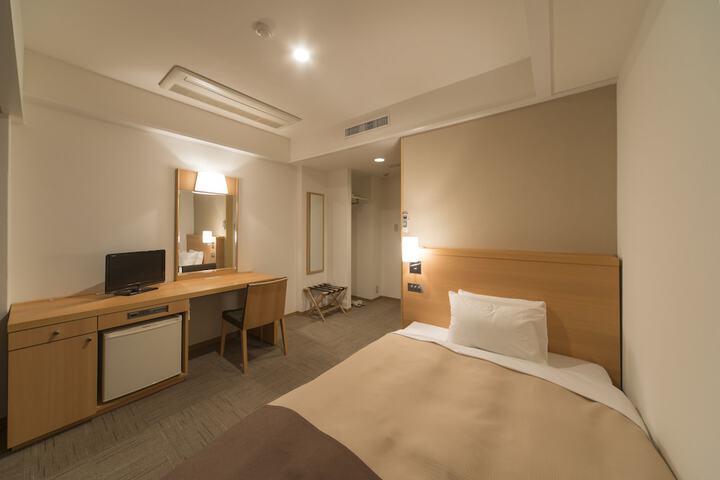 Room 16 of 43