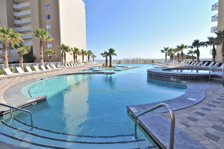 Hotel with Pool