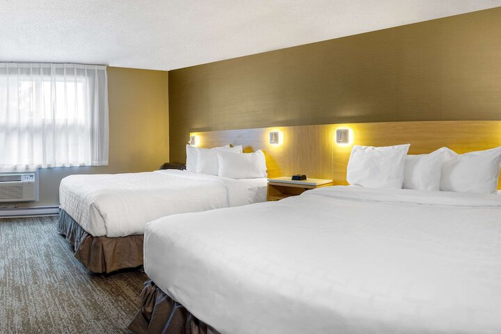 Room 10 of 28