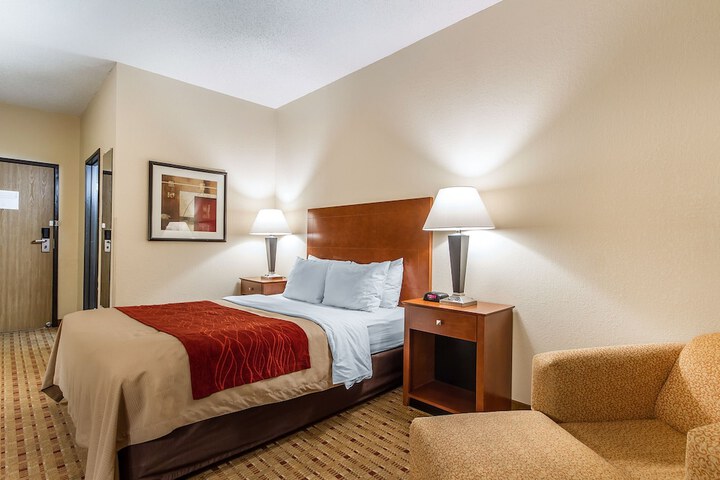 Queen Bed Accessible (1 of 24)