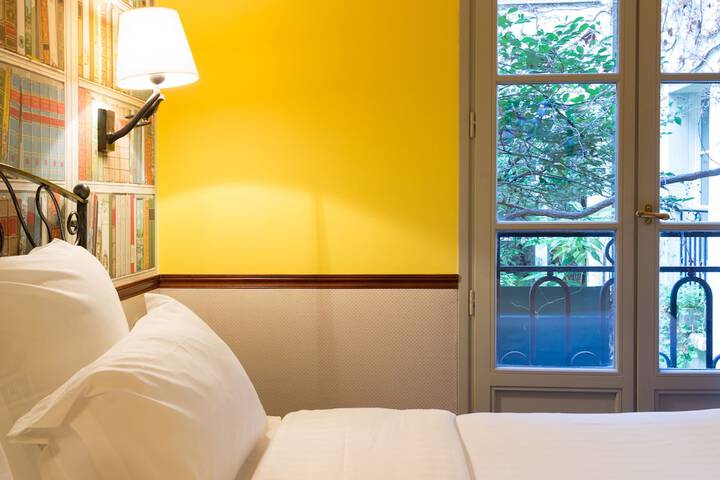 Room 42 of 93