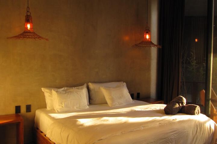 Room 16 of 60