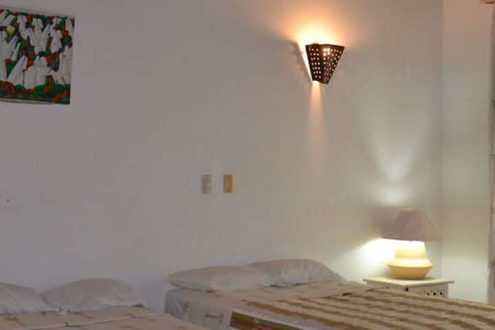 Room 33 of 144