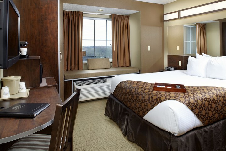 1 Queen Bed Roll in Shower (14 of 14)