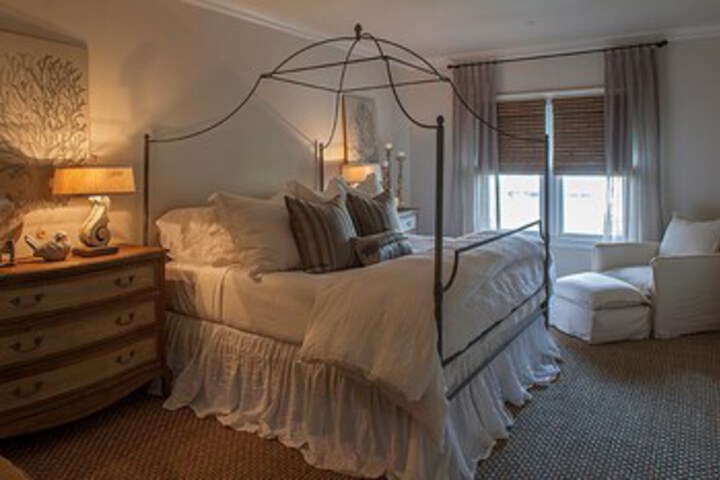 Room 25 of 33