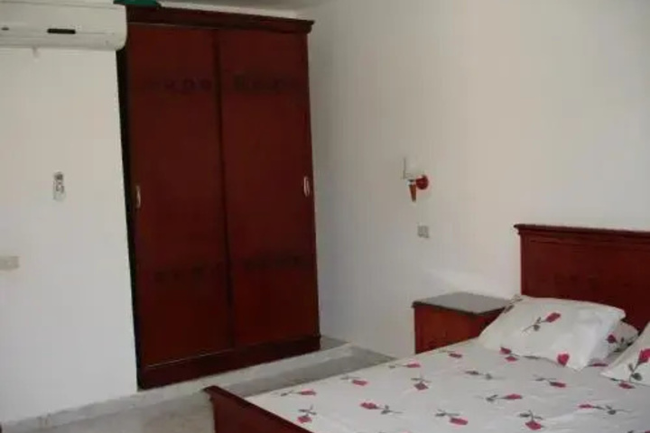Room 2 of 8