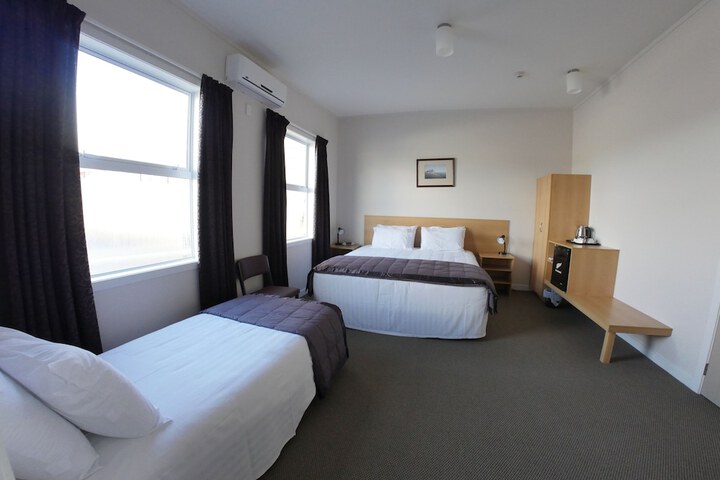 Room 2 of 26