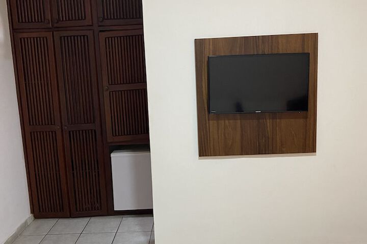 Room 8 of 49