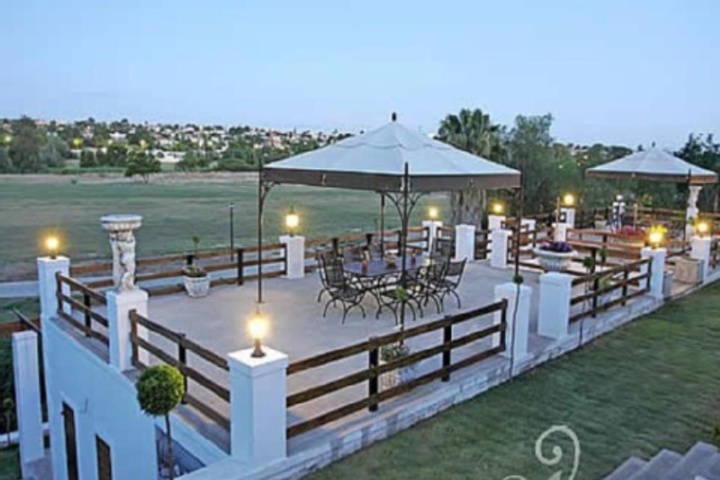 Terrace/Patio 11 of 12