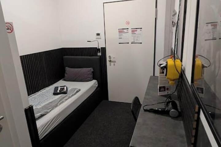 Room 29 of 54